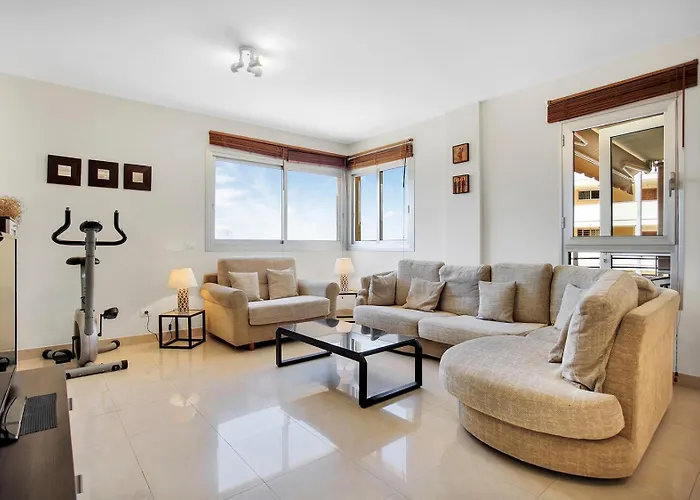 Premium Paradise - Balcony Sea & Pool Views - Rated *