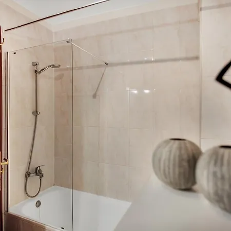 Premium Paradise - Balcony Sea & Pool Views - Rated אדחה