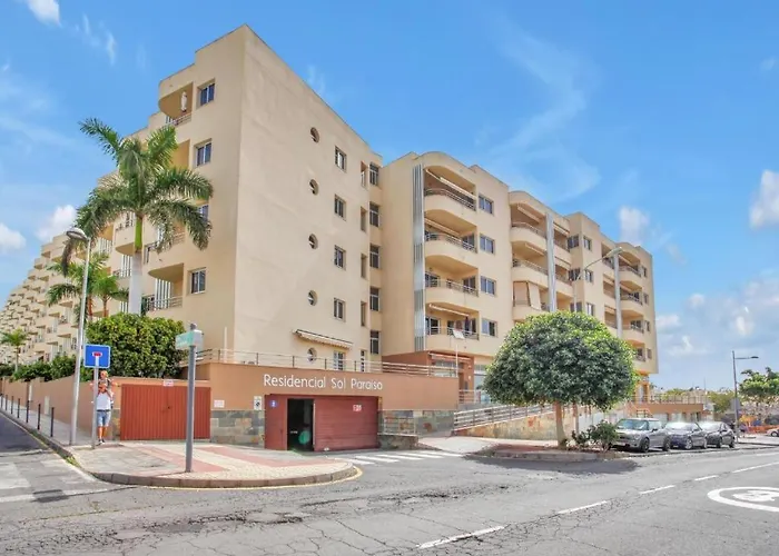 Premium Paradise - Balcony Sea & Pool Views - Rated *