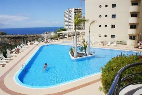 Premium Paradise - Balcony Sea & Pool Views - Rated