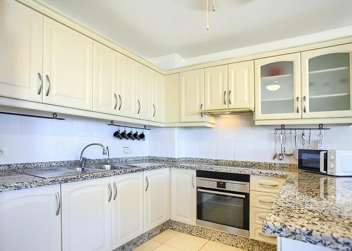 Premium Paradise - Balcony Sea & Pool Views - Rated *