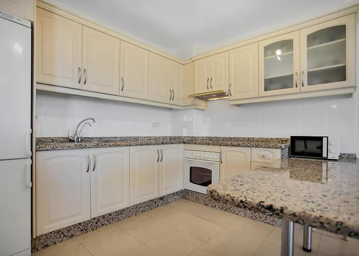 Premium Paradise - Balcony Sea & Pool Views - Rated Apartmán *