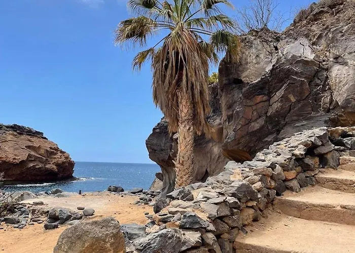 Premium Paradise - Balcony Sea & Pool Views - Rated *