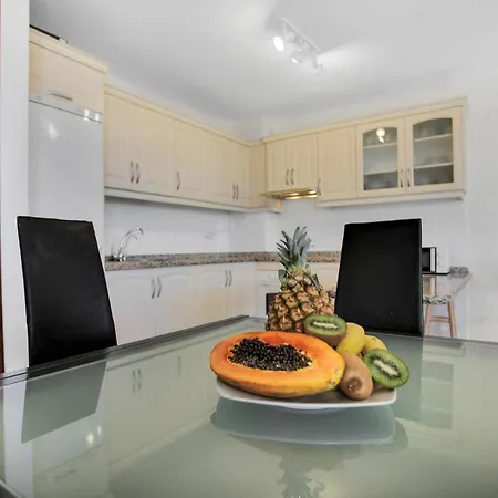 Premium Paradise - Balcony Sea & Pool Views - Rated *